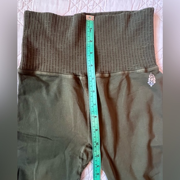 Free People Movement Olive Green leggings, Size S - Picture 10 of 10